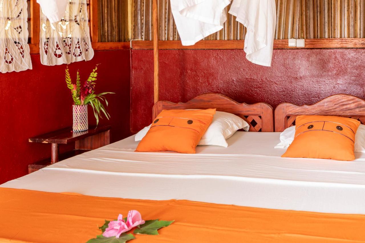 Floraly Komba Hotel - Nosy Komba Esterno foto